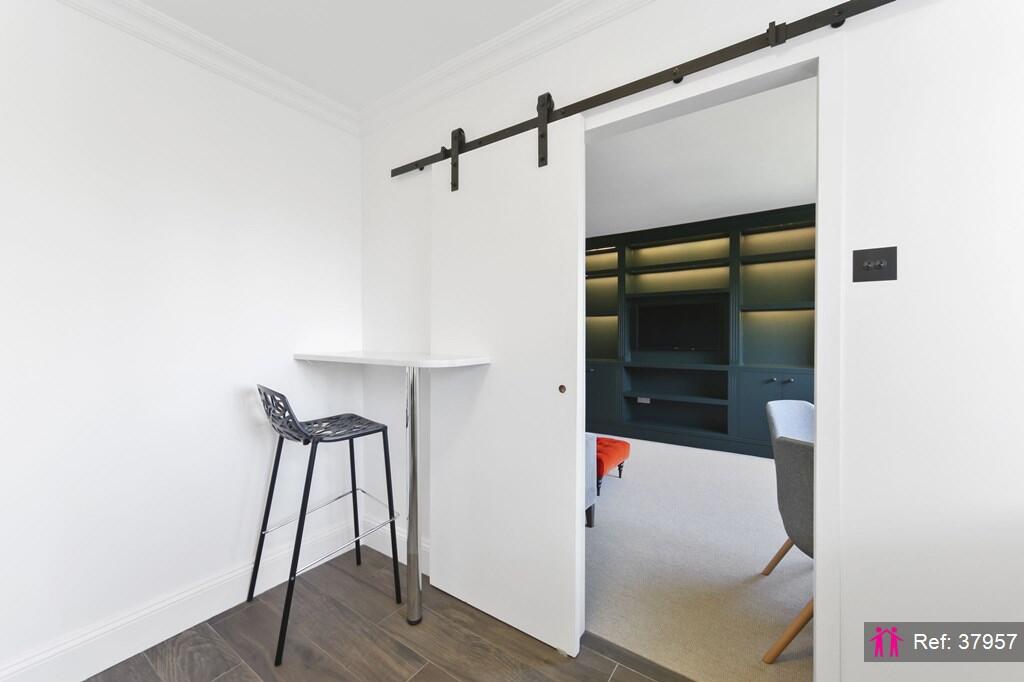 Apartment in London - More