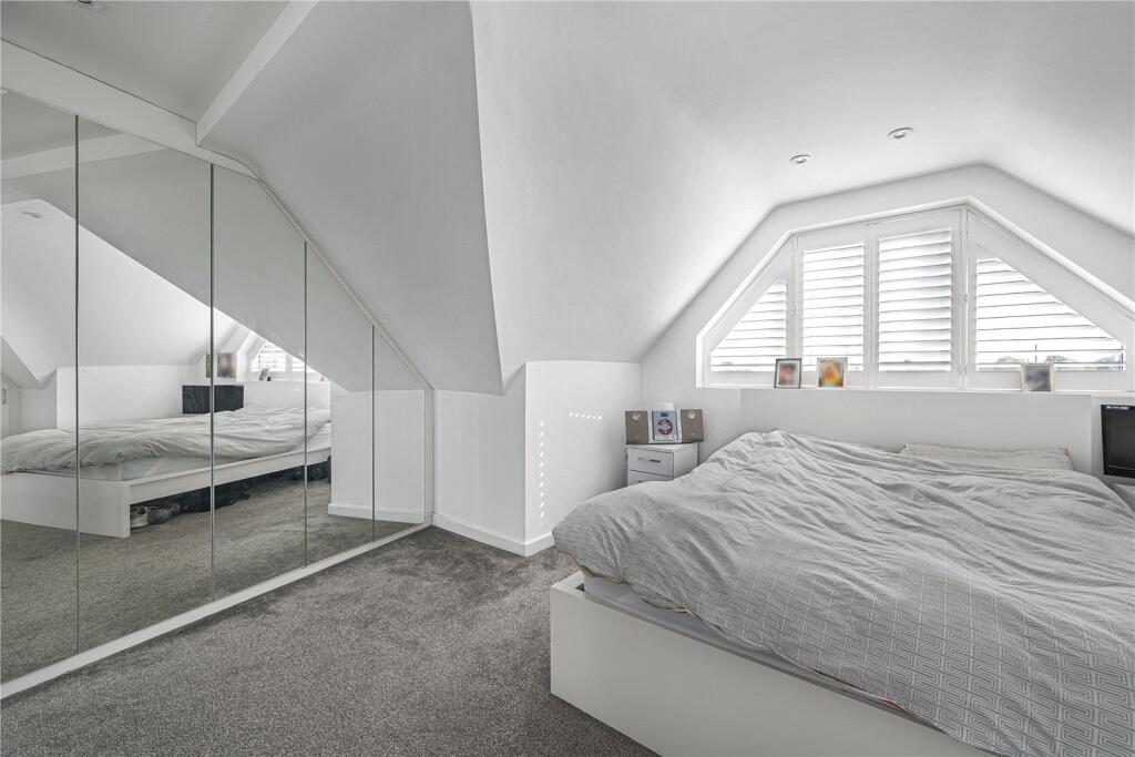 Apartment in Dartford - View 5