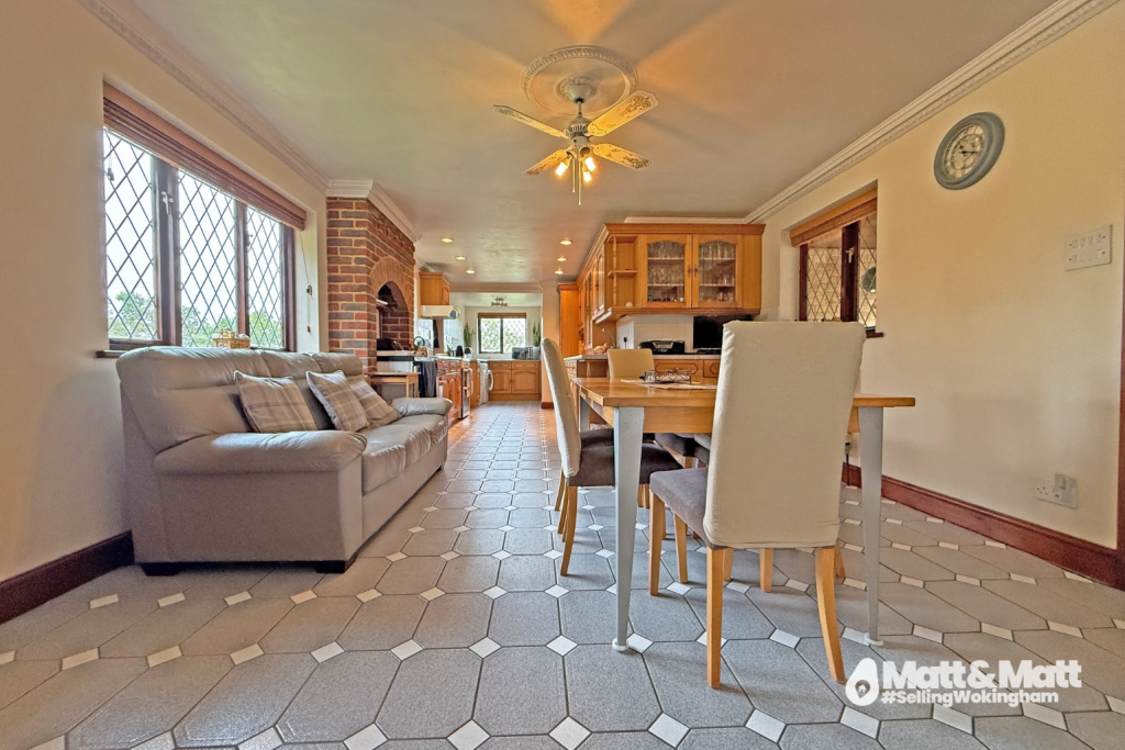 House in Binfield, Bracknell Forest - View 5