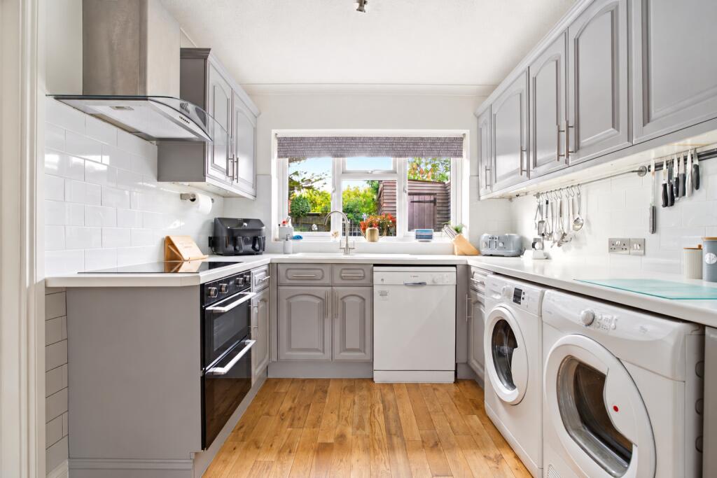 House in Luton - View 5