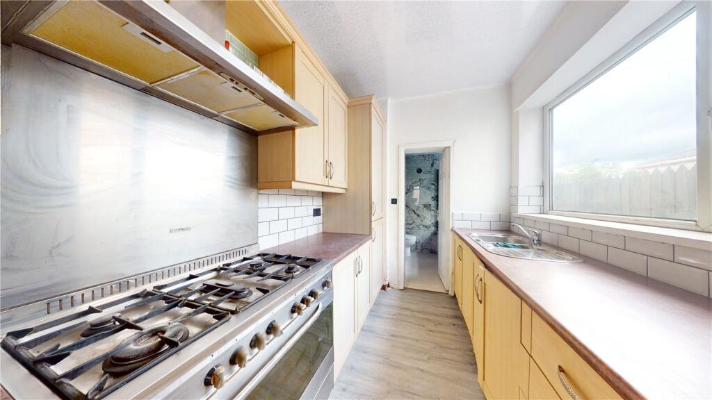 House in Sunderland, Sunniside - More