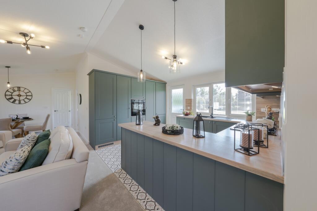 41 The Grange Moorbarns Lane, Lutterworth photo 3