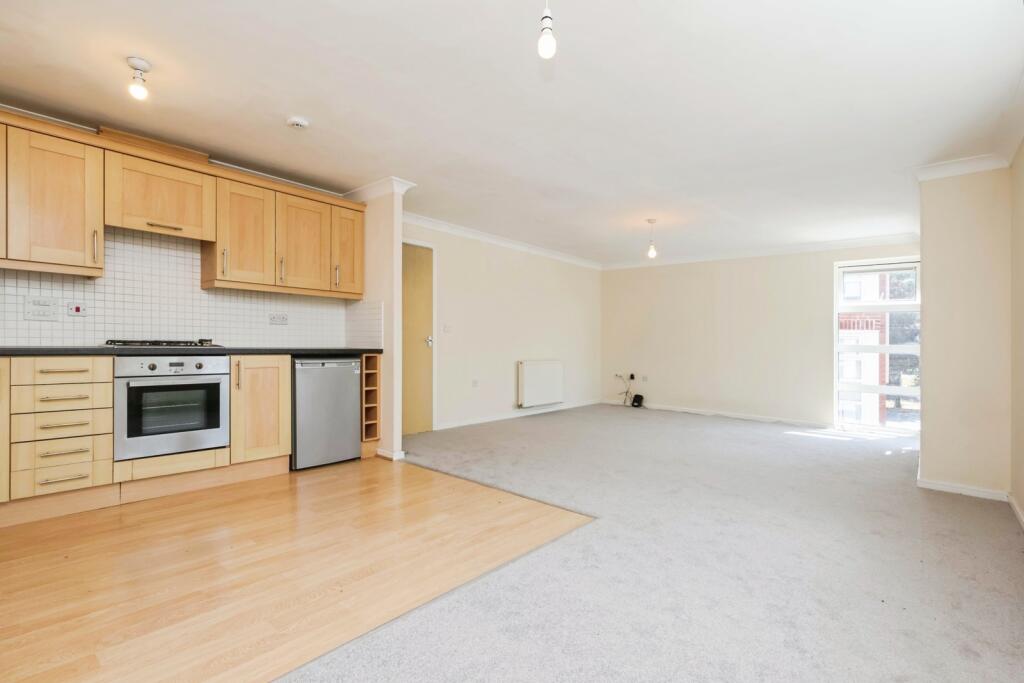 School Close, Northfield, Birmingham, West Midlands, B31 photo 2