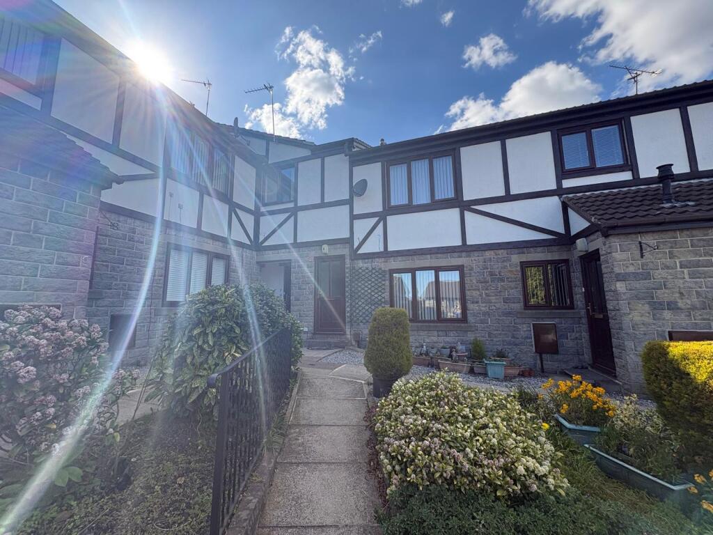 Main image of property: Regency Park Grove, Pudsey, West Yorkshire, LS28