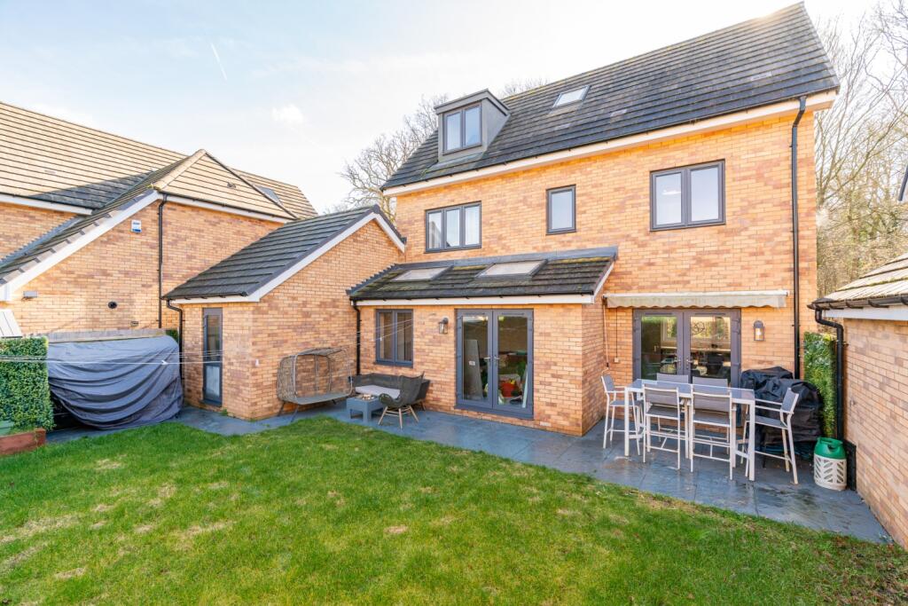 Additional image 23 of Victoria Close, Welwyn Garden City, Hertfordshire, AL7