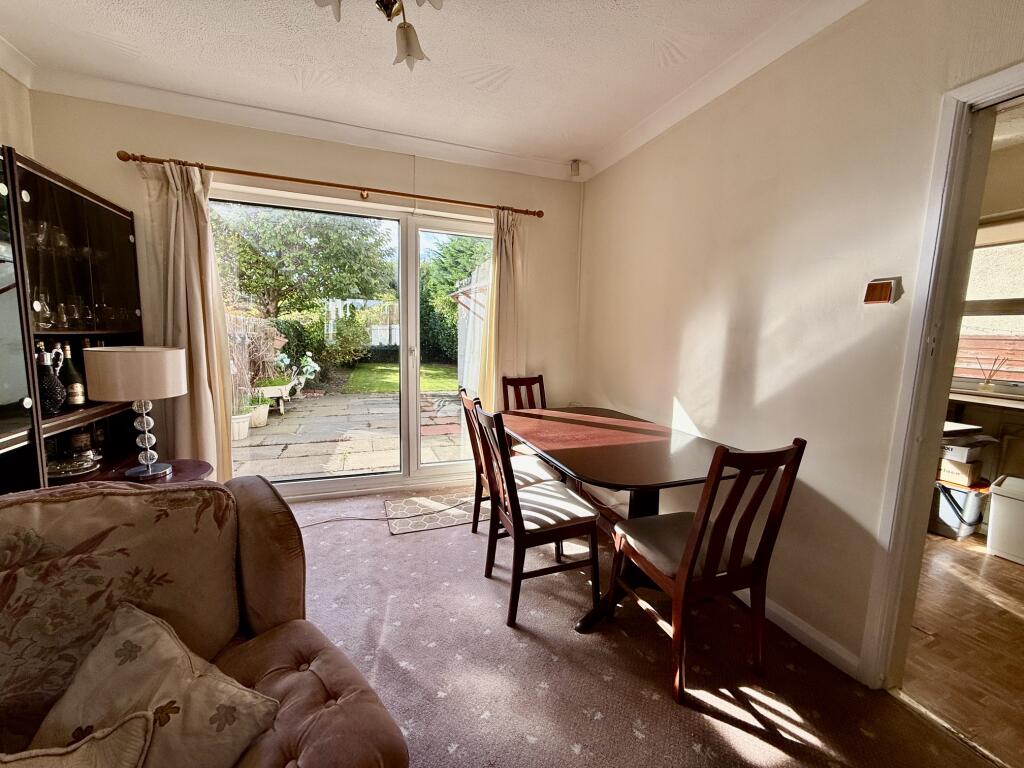 Harborough Road, Oadby, Leicestershire photo 4