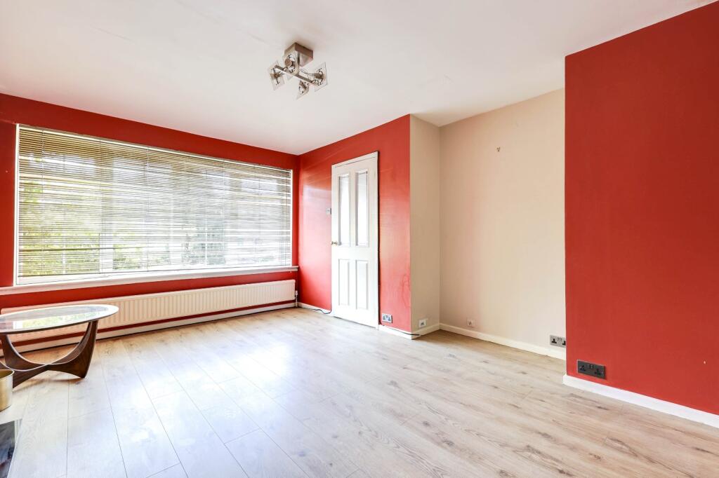 House in Leeds, West Yorkshire - View 3