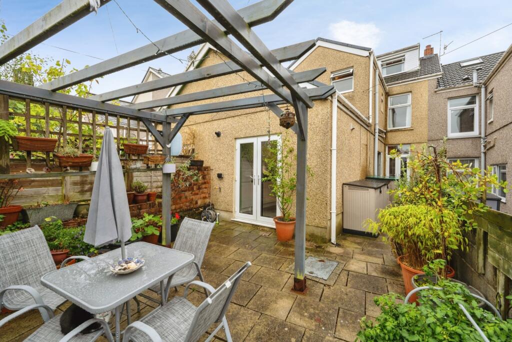 House in Llanelli, Eastgate - View 4