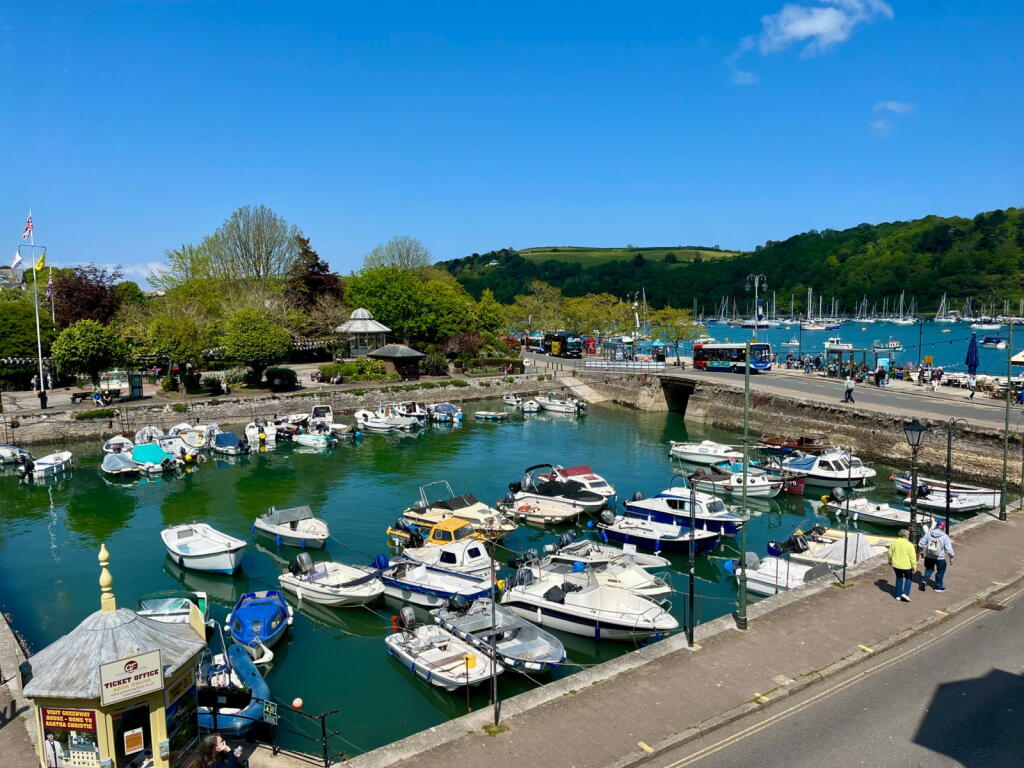 2-bed flat on The Quay, Dartmouth, £350,000
