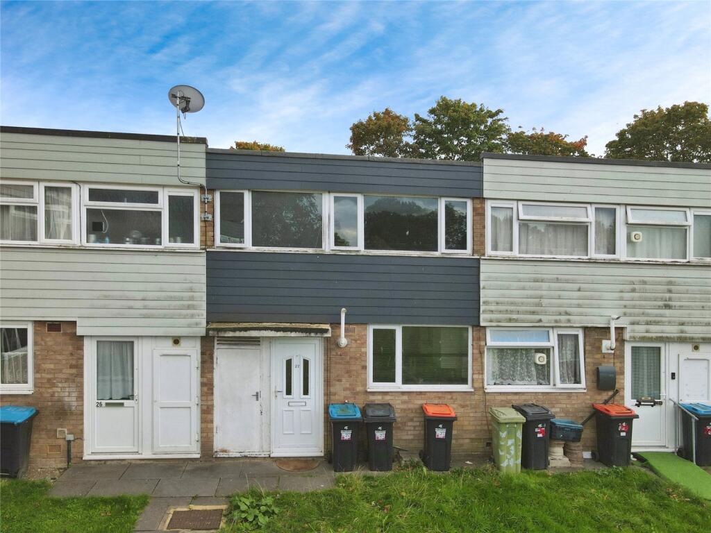 3-bed terraced on Allen Close, Bletchley, Milton Keynes, £235,000