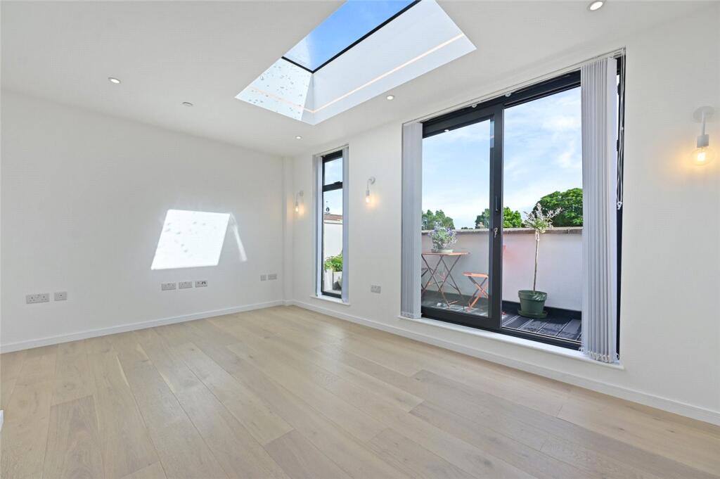 Apartment in London - View 5