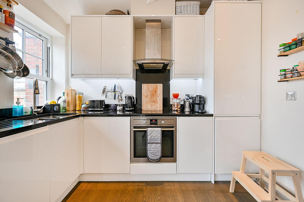 Apartment in Twickenham - View 5