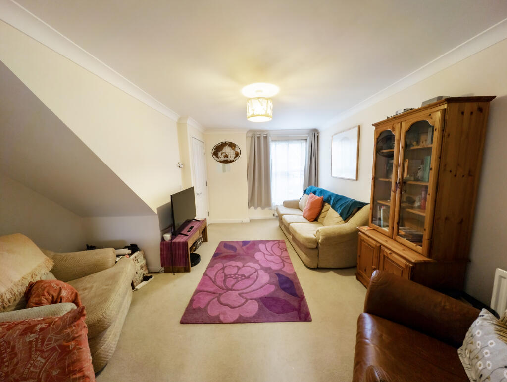 House in Basingstoke and Deane, Sherfield Park - View 4
