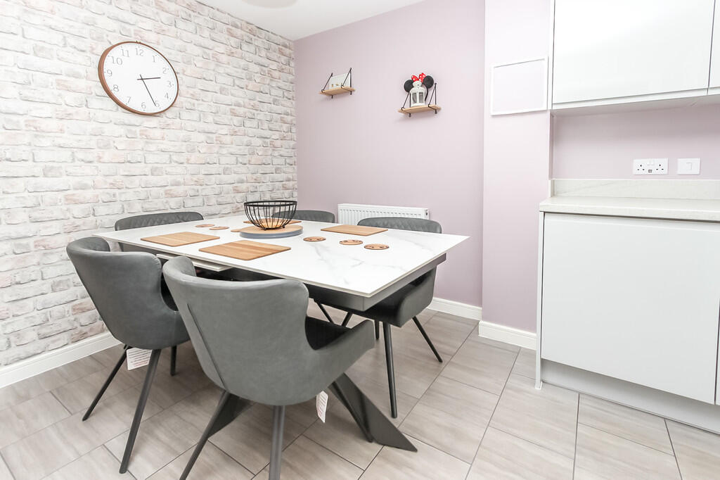 House in Northampton, Wellingborough - View 4