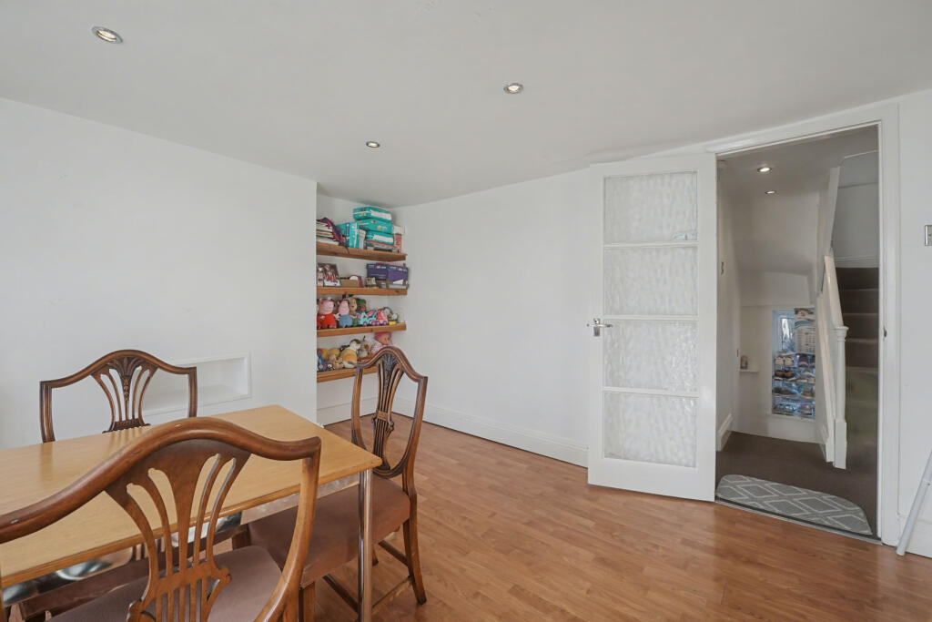 Apartment in Brighton, Queen's Park - View 3