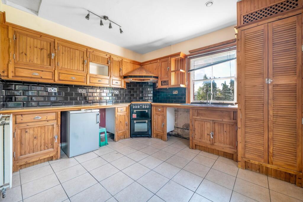 Cainscross Road, Stroud, GL5 photo 4