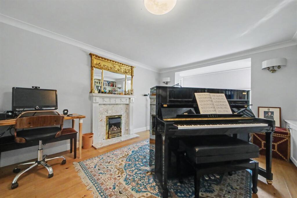 House in Hertsmere, Shenleybury, Shenley - View 4