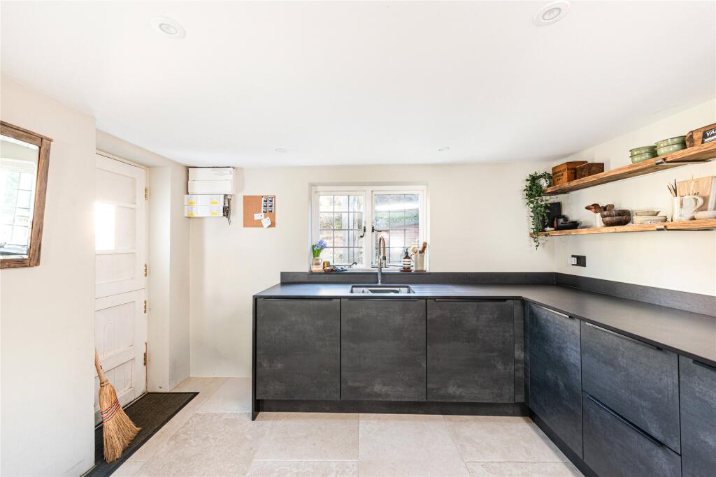 House in Princes Risborough, Askett - More