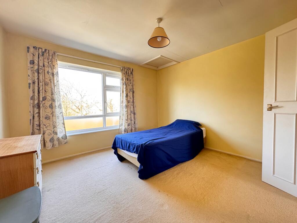 Hailey Place, Cranleigh, GU6 photo 4