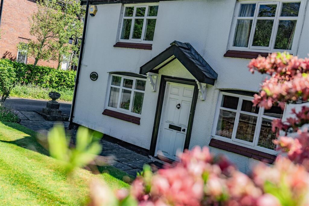 Gladstone Cottage - 573 London Road, Davenham, CW9 8LN photo 3
