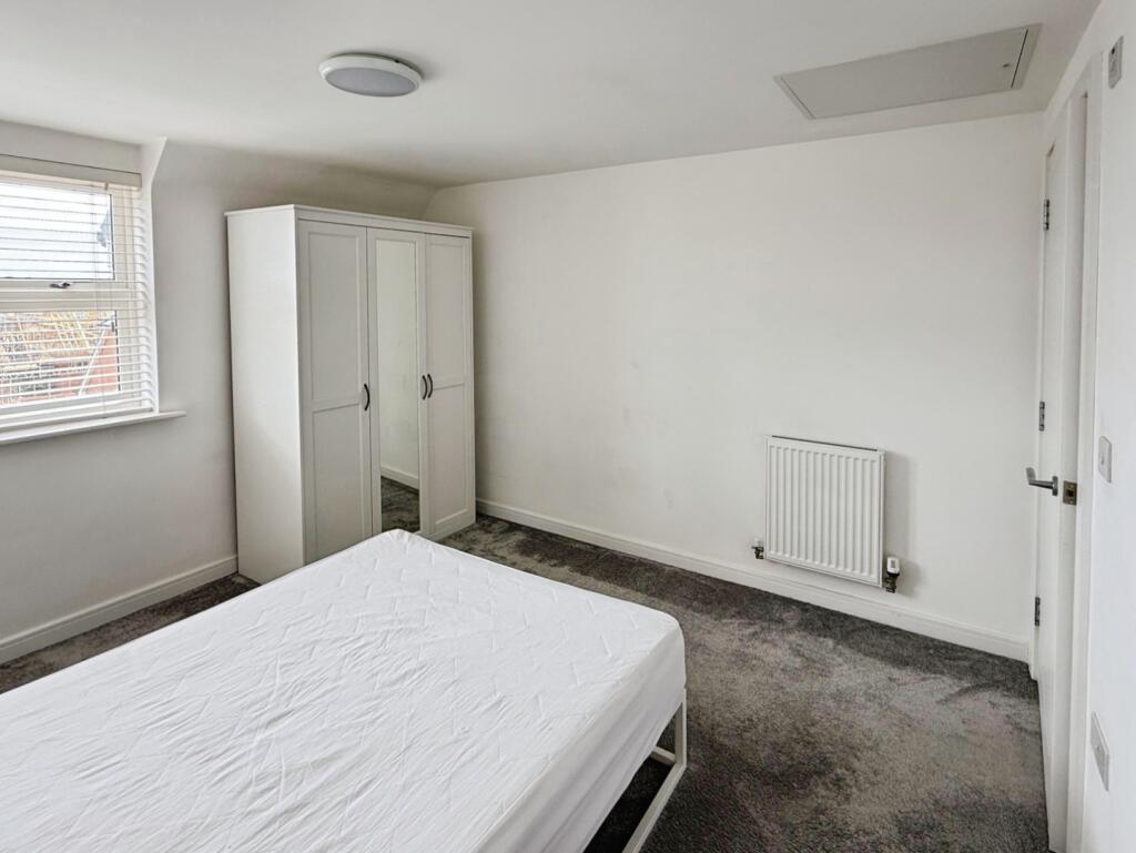 Apartment in Guildford - More
