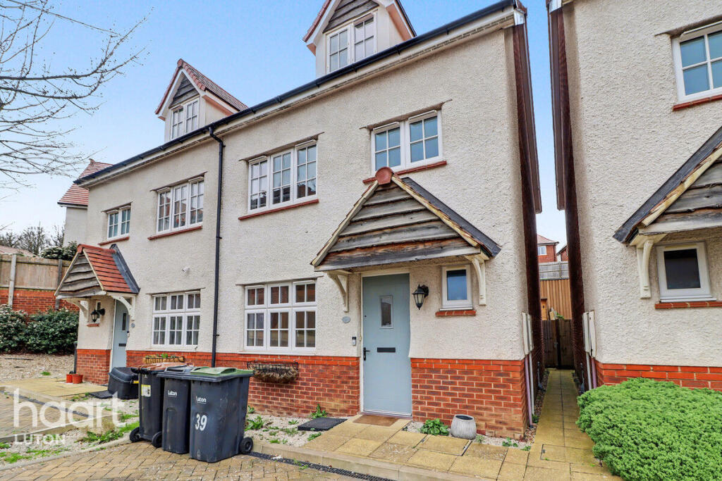 4-bed semi-detached on Armstrong Road, Luton, £475,000