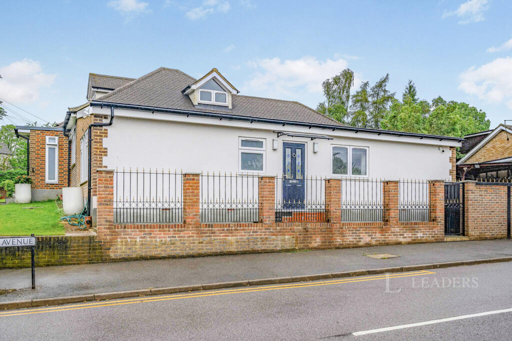 Main image of property: 16 Green Lane, St. Albans, Hertfordshire, AL3