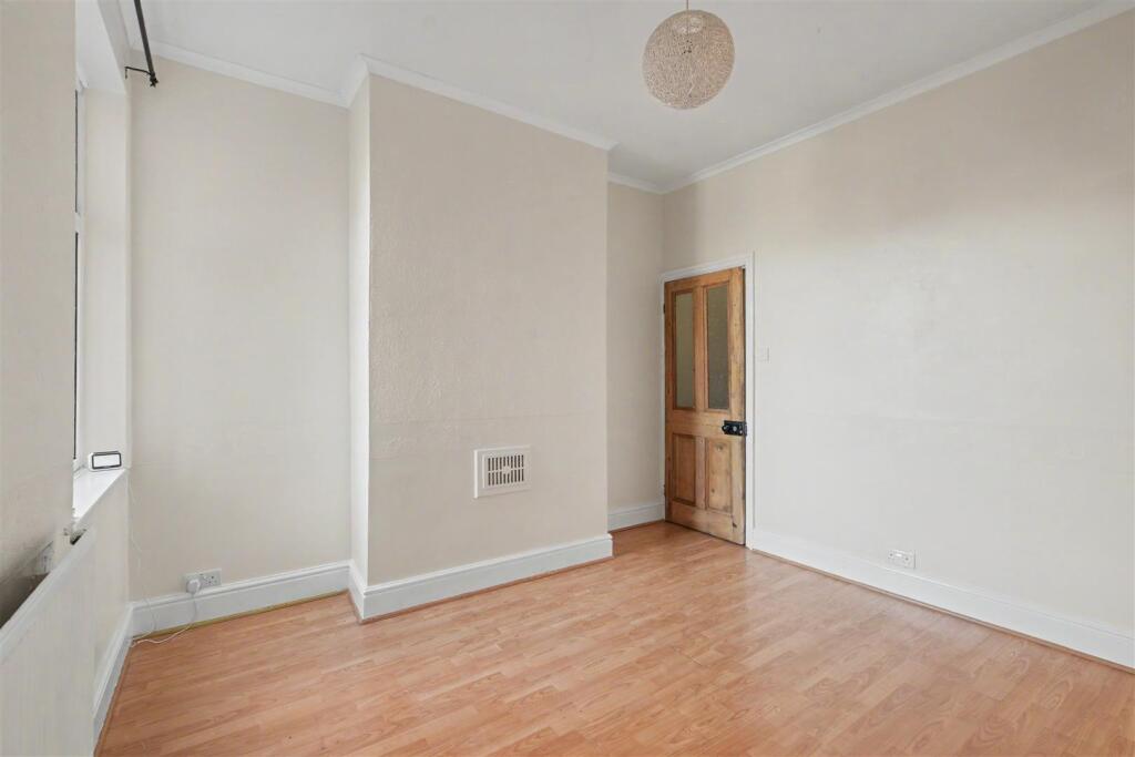 House in Nottingham, Long Eaton - More