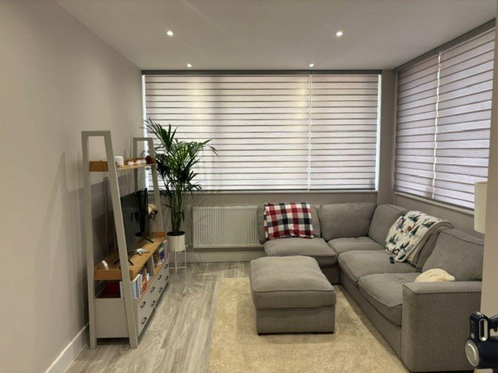 Apartment in Wokingham, Molly Millars Lane Industrial Estate, Emmbrook - View 3