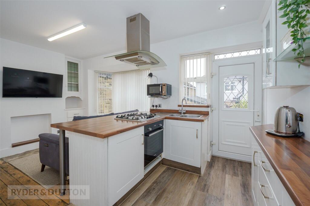 Thornhill Road, Marsh, Huddersfield, West Yorkshire, HD3 photo 2