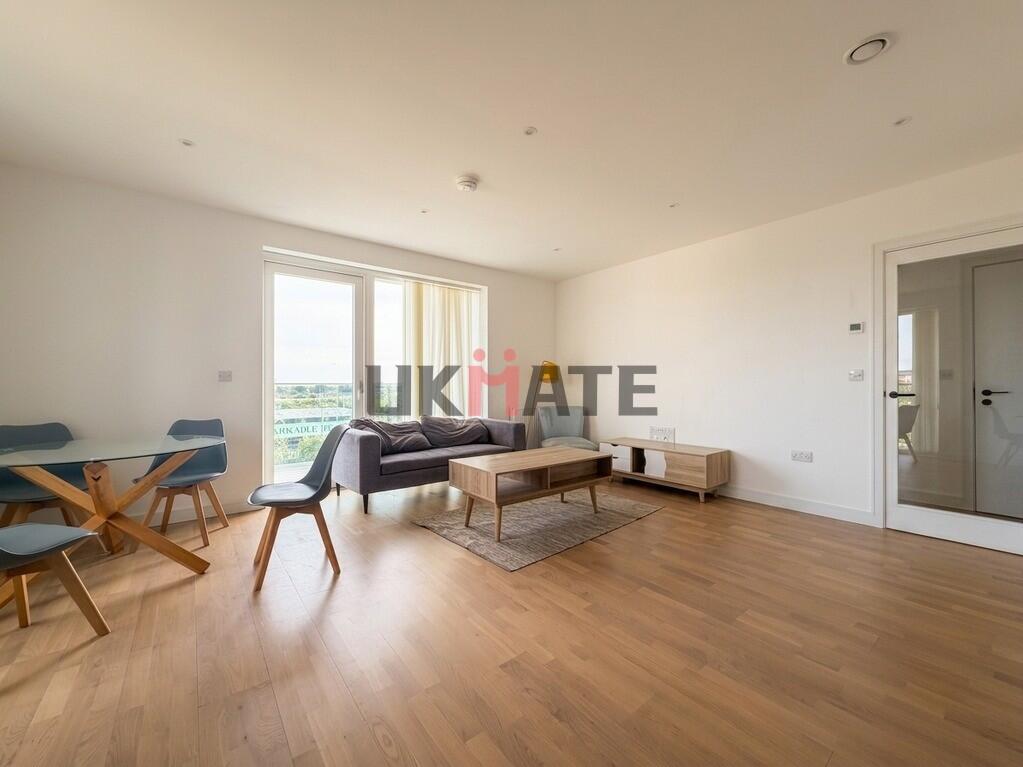Main image of property: 4 Greenleaf Walk