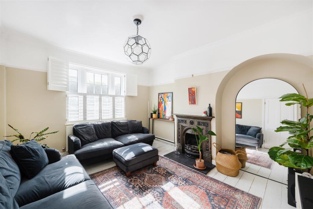 3-bed terraced on Dover House Road, London, £850,000