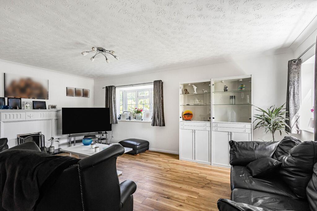 House in Hatfield, Swanley Bar, North Mymms - View 3
