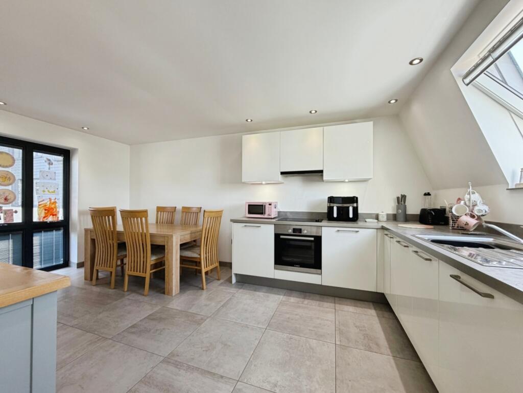 House in Folkestone and Hythe, Orchard Valley, Hythe - More