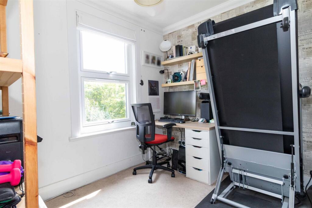 House in Worthing, West Sussex - More