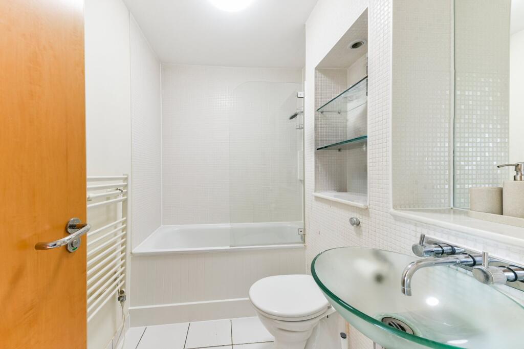 Apartment in London - More