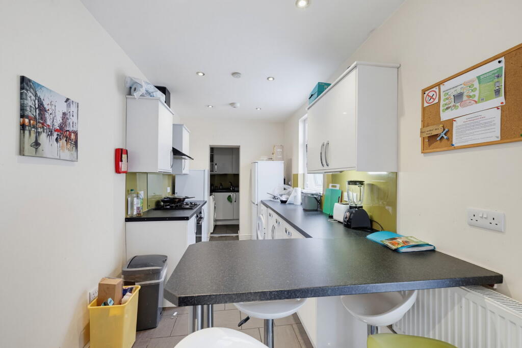 House in Plymouth - View 5