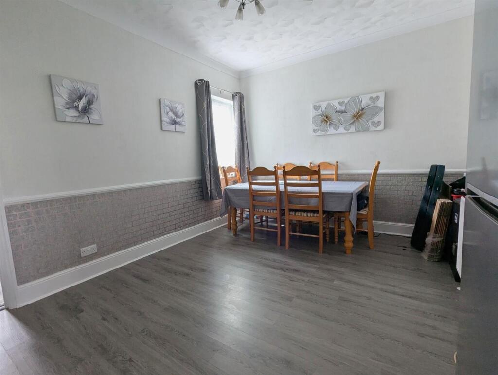 House in Portsmouth - View 4