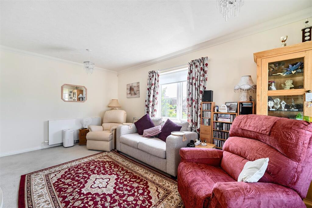 Priory Lodge, Christchurch, Dorset - View 4