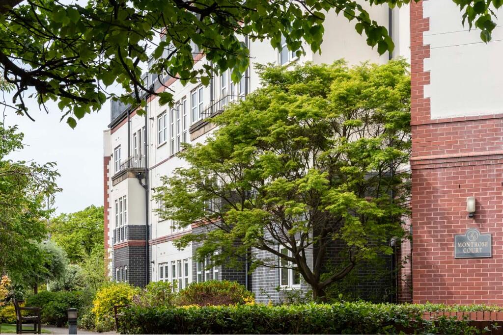 Apartment in Wirral, Liverpool City Region - View 2
