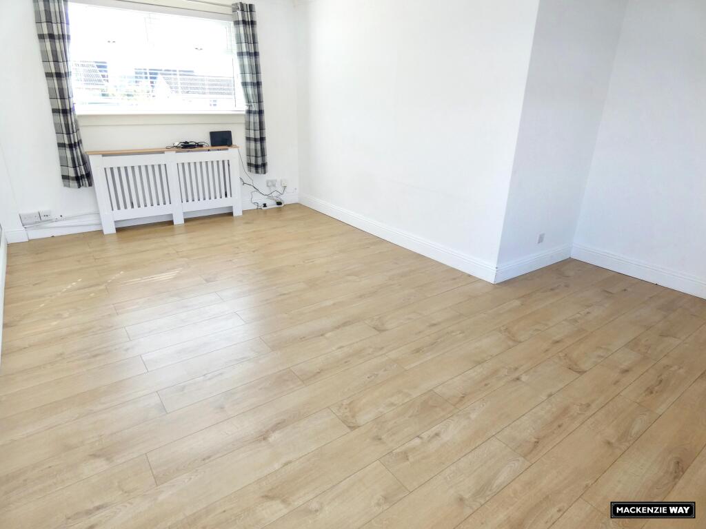 House in Kilmarnock, North Ayrshire - More
