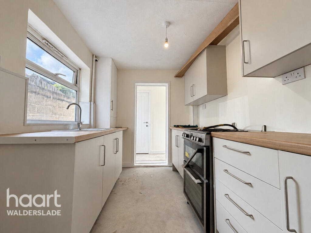 House in Chatham, Medway - View 2