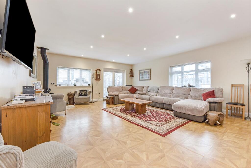 House in Chichester, Oving - View 5