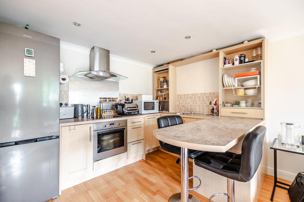 Apartment in Leeds, West Yorkshire - View 4