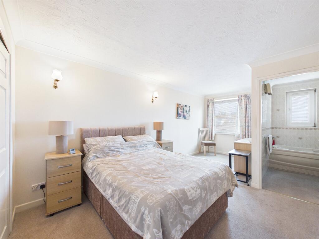 Apartment in Torquay - View 5