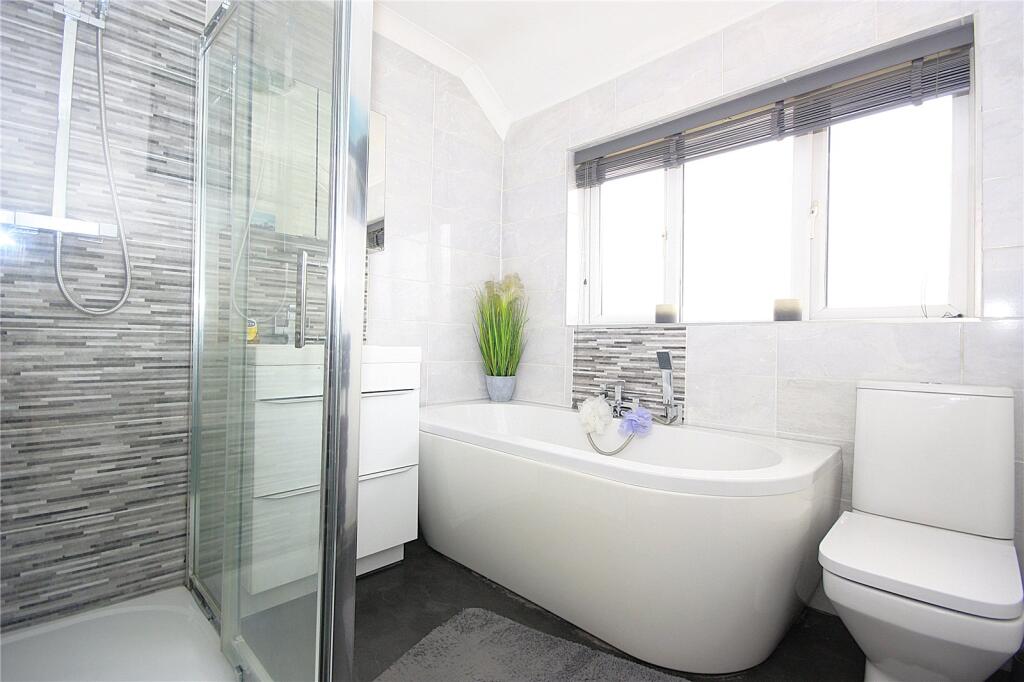 House in Havant, Leigh Park - More