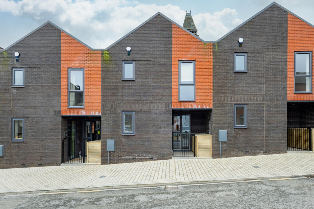 Main image of property: Gills Yard, Wakefield, WF1