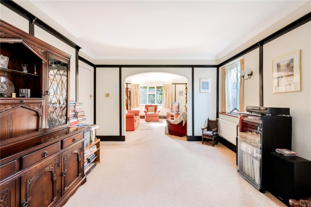 Tattenham Way, Burgh Heath, Tadworth, Surrey, KT20 photo 3