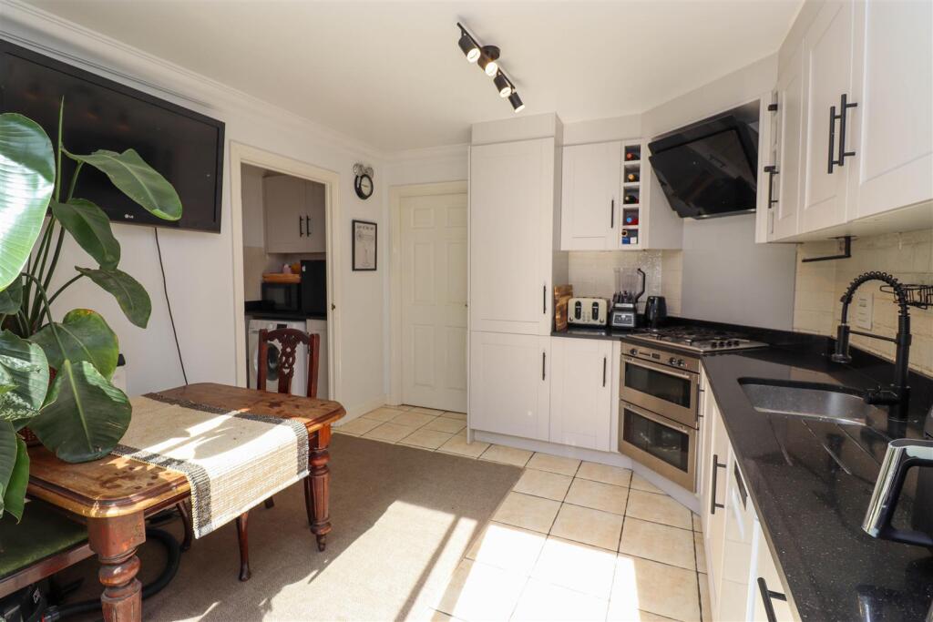 House in Guildford - View 3