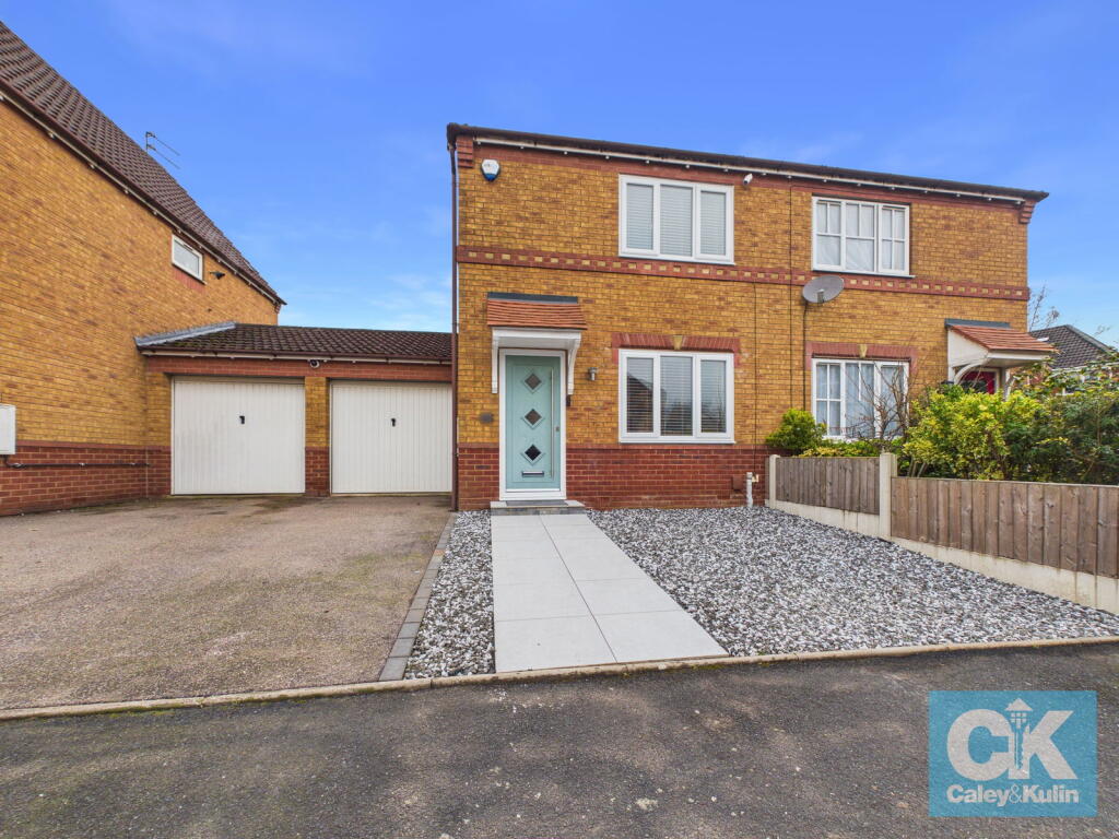 2-bed semi-detached on Fuscia Drive, Pendeford, Wolverhampton, WV9 5SA, £230,000